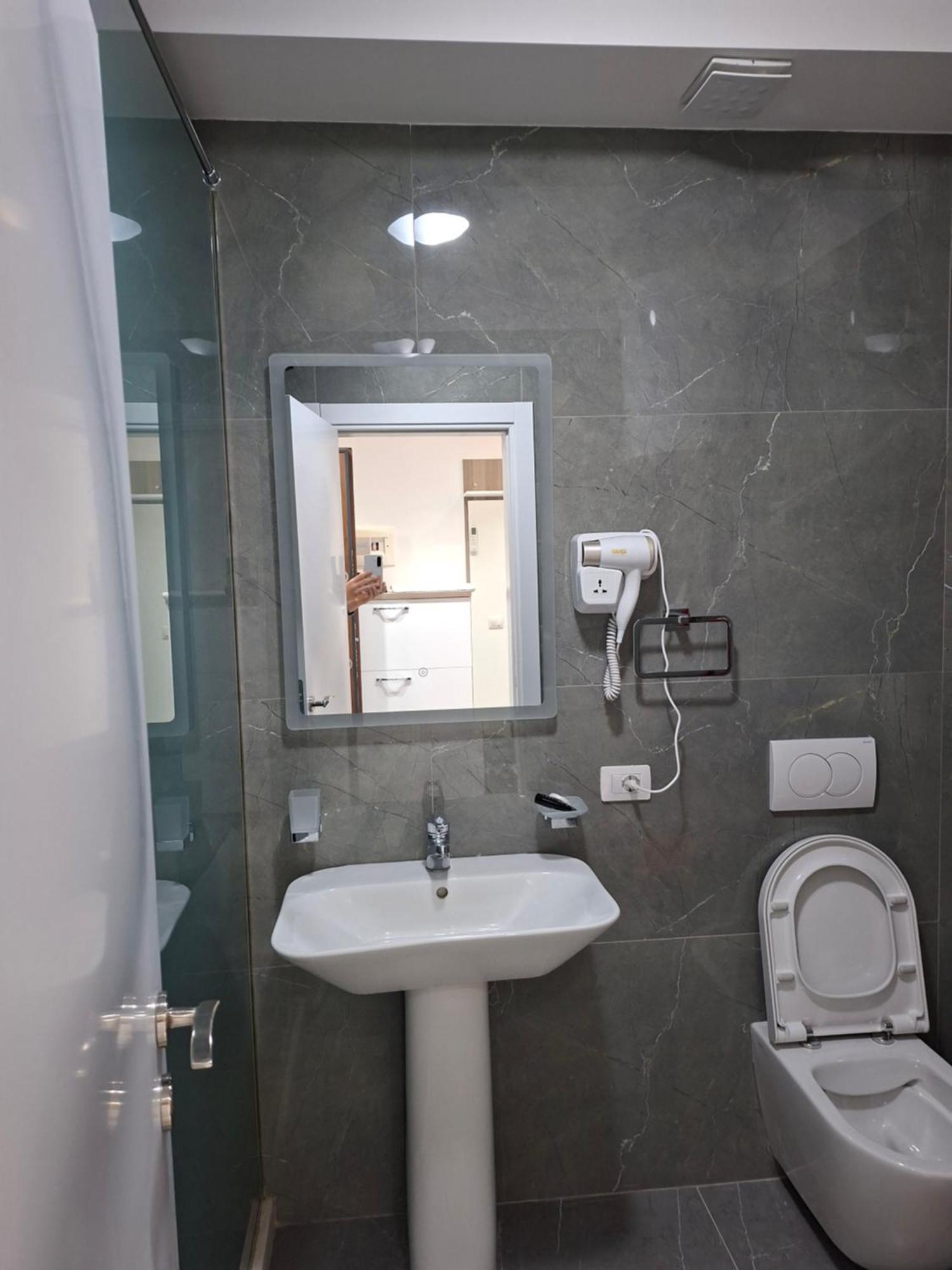 D&D Hotel Shëngjin Quarto foto